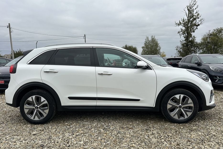Продам Kia Niro 64 кВт Макс. комплектація 2021 года в Львове