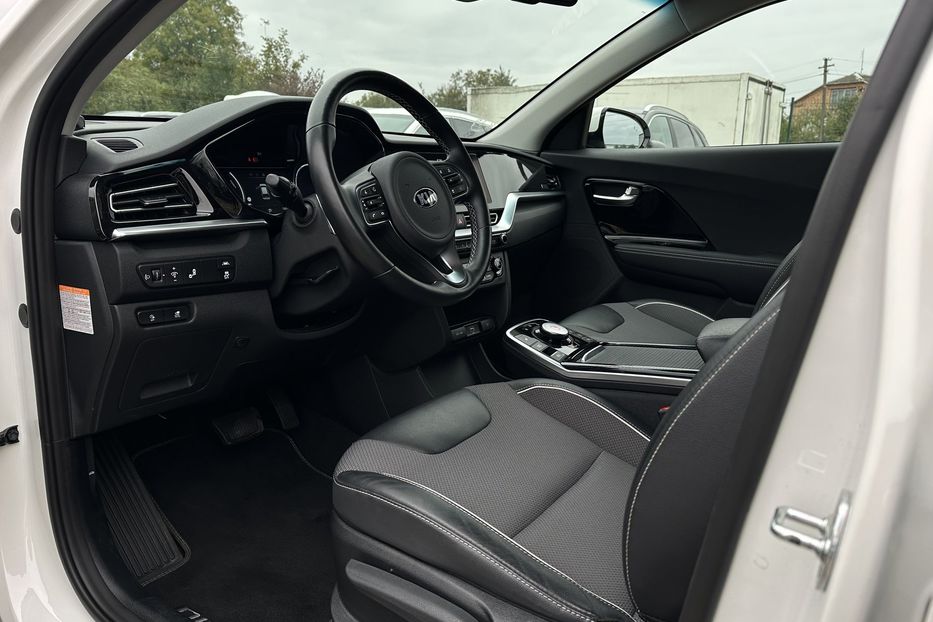 Продам Kia Niro 64 кВт Макс. комплектація 2021 года в Львове