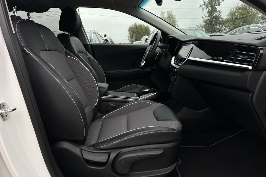 Продам Kia Niro 64 кВт Макс. комплектація 2021 года в Львове