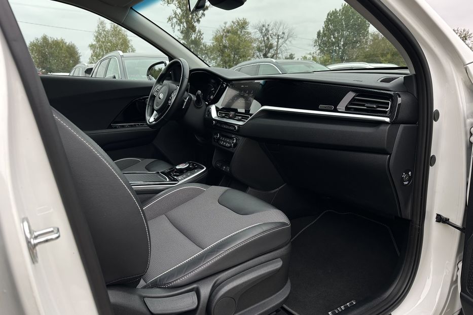 Продам Kia Niro 64 кВт Макс. комплектація 2021 года в Львове