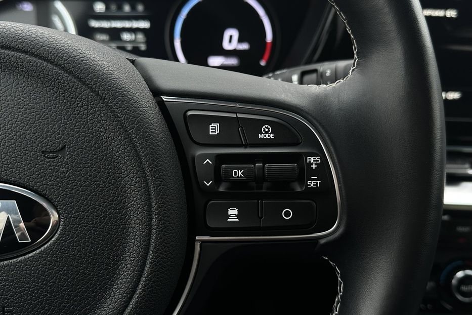 Продам Kia Niro 64 кВт Макс. комплектація 2021 года в Львове