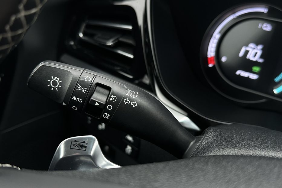 Продам Kia Niro 64 кВт Макс. комплектація 2021 года в Львове