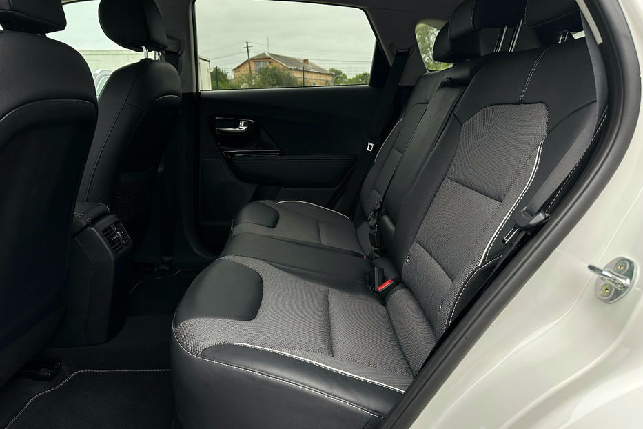 Продам Kia Niro 64 кВт Макс. комплектація 2021 года в Львове