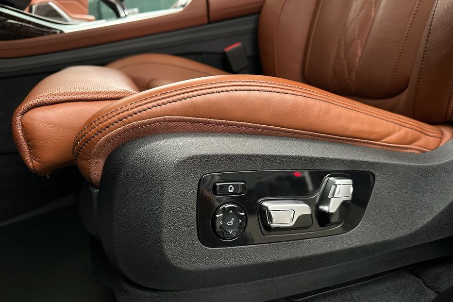 Продам BMW X7 30d M package  2020 года в Киеве
