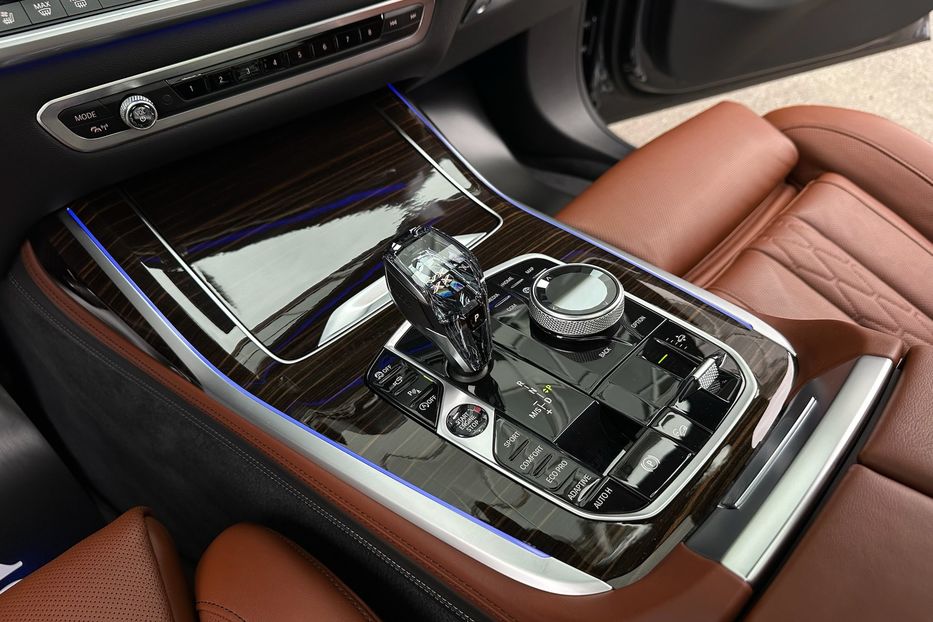 Продам BMW X7 30d M package  2020 года в Киеве