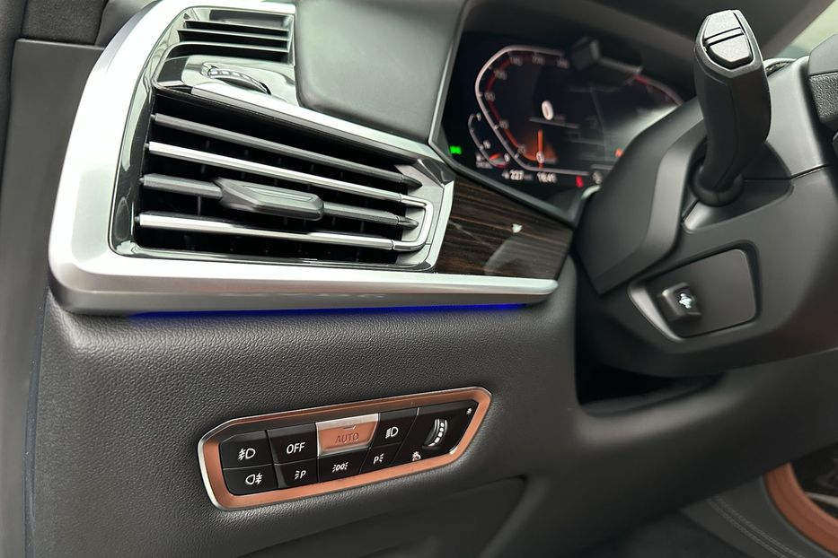 Продам BMW X7 30d M package  2020 года в Киеве