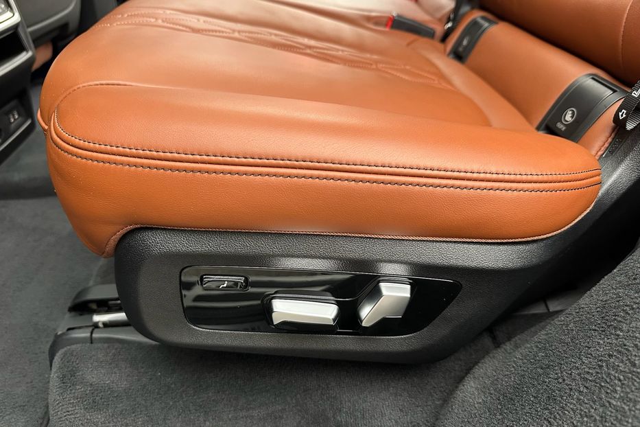 Продам BMW X7 30d M package  2020 года в Киеве