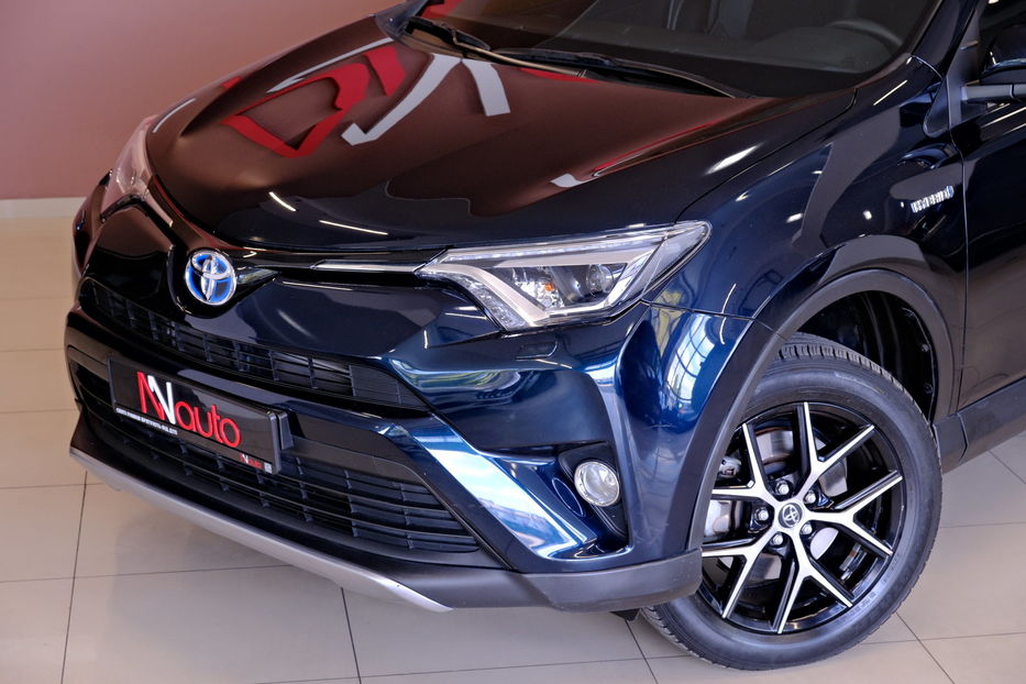 Продам Toyota Rav 4 Hybrid 2017 года в Одессе