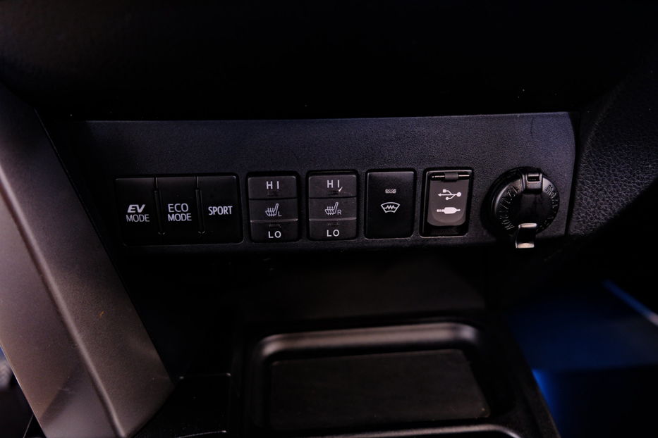 Продам Toyota Rav 4 Hybrid 2017 года в Одессе