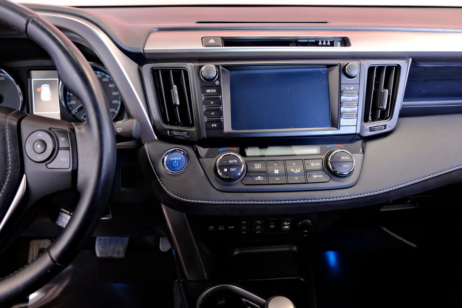 Продам Toyota Rav 4 Hybrid 2017 года в Одессе