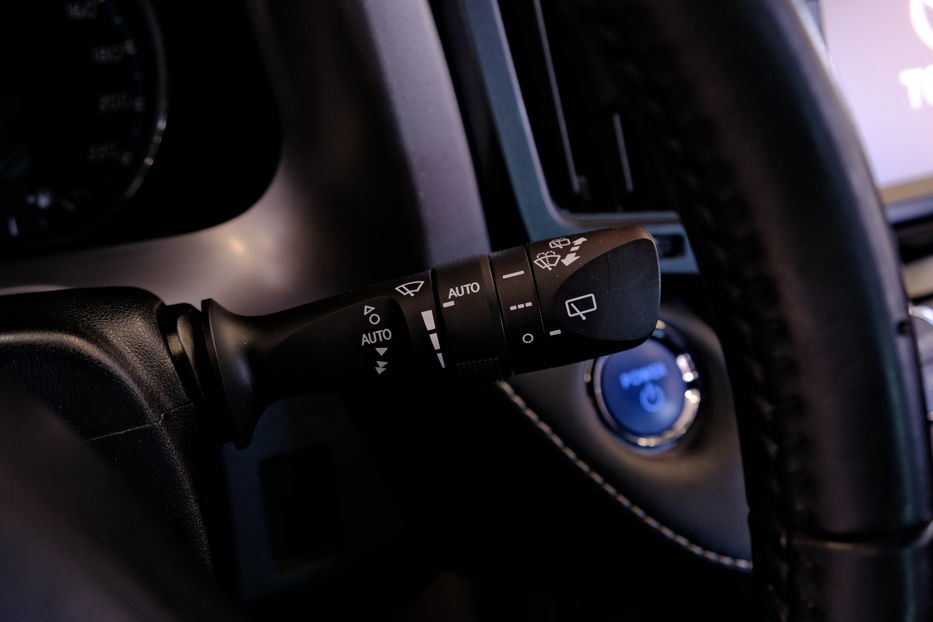 Продам Toyota Rav 4 Hybrid 2017 года в Одессе
