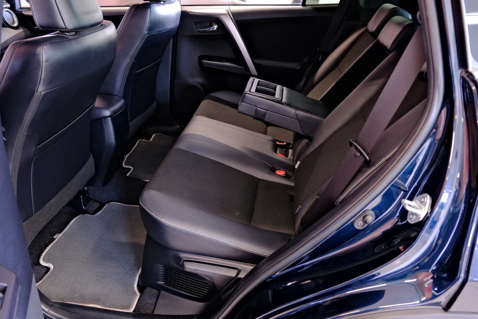 Продам Toyota Rav 4 Hybrid 2017 года в Одессе