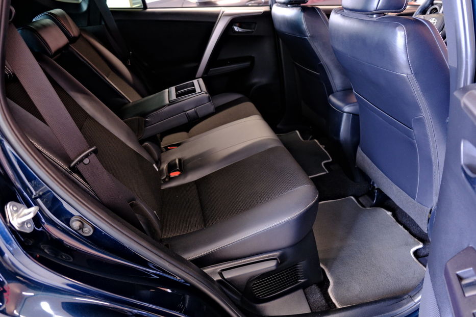 Продам Toyota Rav 4 Hybrid 2017 года в Одессе