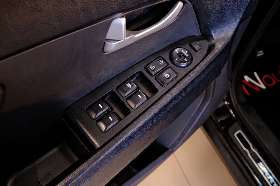 Продам Kia Sportage 2012 года в Одессе
