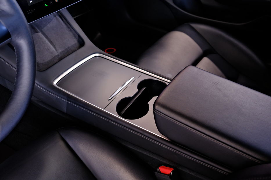 Продам Tesla Model 3 Performance Dual Motor 2023 года в Одессе
