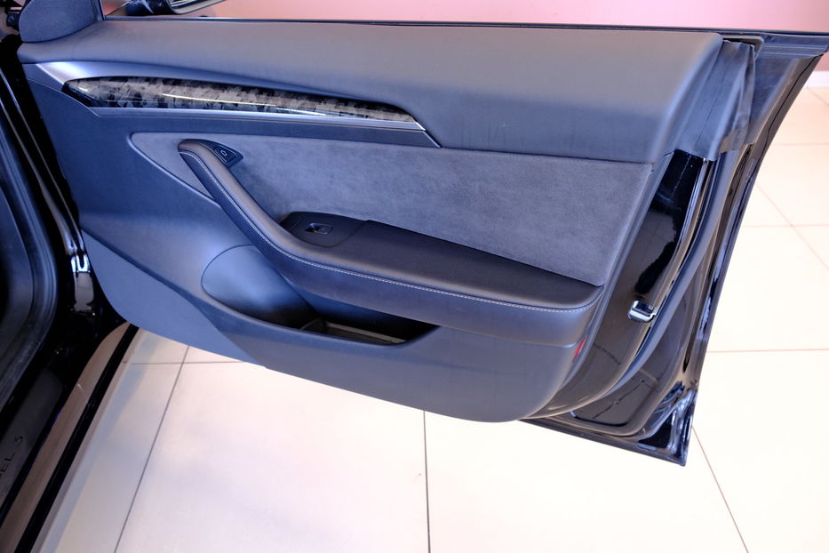 Продам Tesla Model 3 Performance Dual Motor 2023 года в Одессе