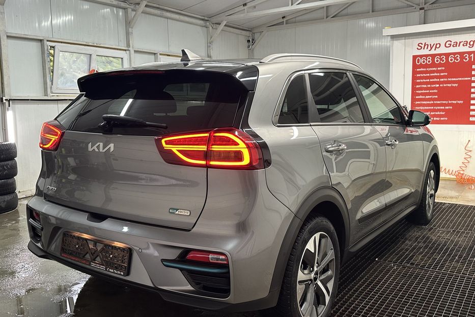 Продам Kia Niro Kia Niro 64 кВт Макс. комплект 2022 года в Львове