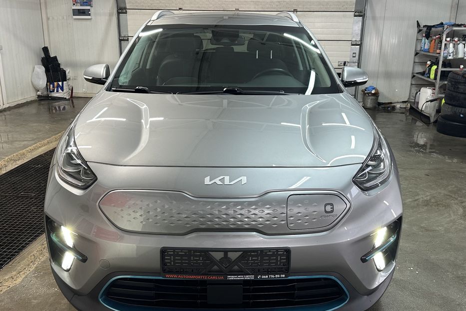 Продам Kia Niro Kia Niro 64 кВт Макс. комплект 2022 года в Львове