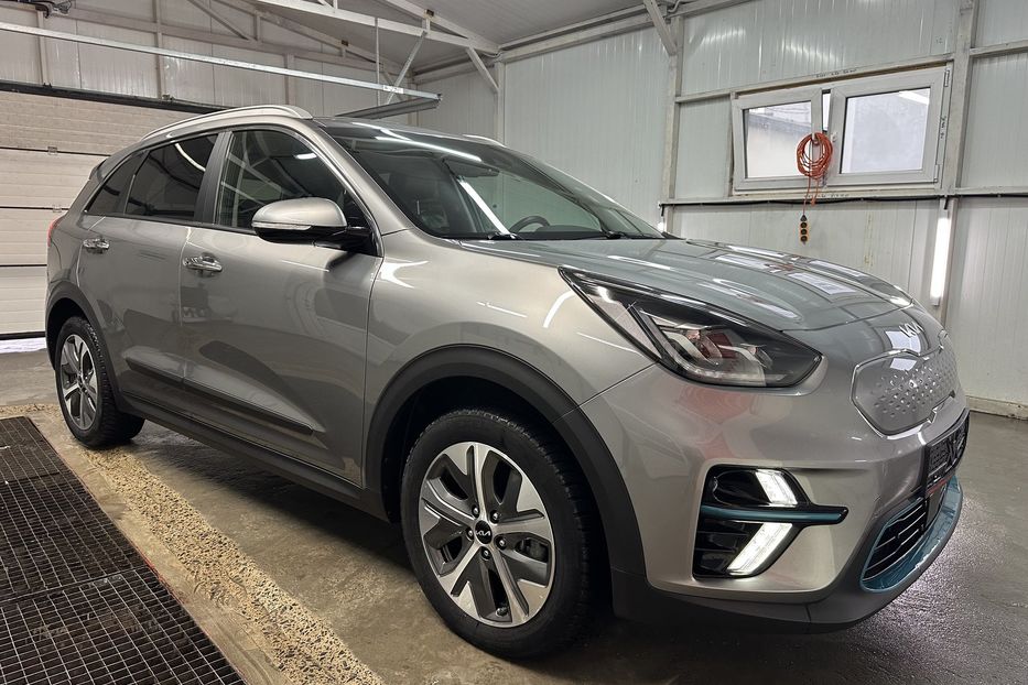 Продам Kia Niro Kia Niro 64 кВт Макс. комплект 2022 года в Львове