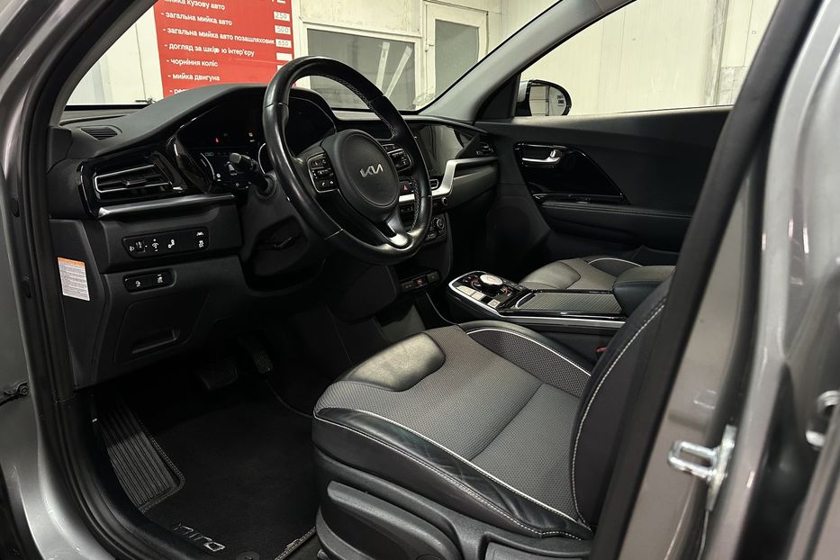 Продам Kia Niro Kia Niro 64 кВт Макс. комплект 2022 года в Львове