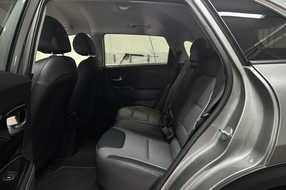 Продам Kia Niro Kia Niro 64 кВт Макс. комплект 2022 года в Львове