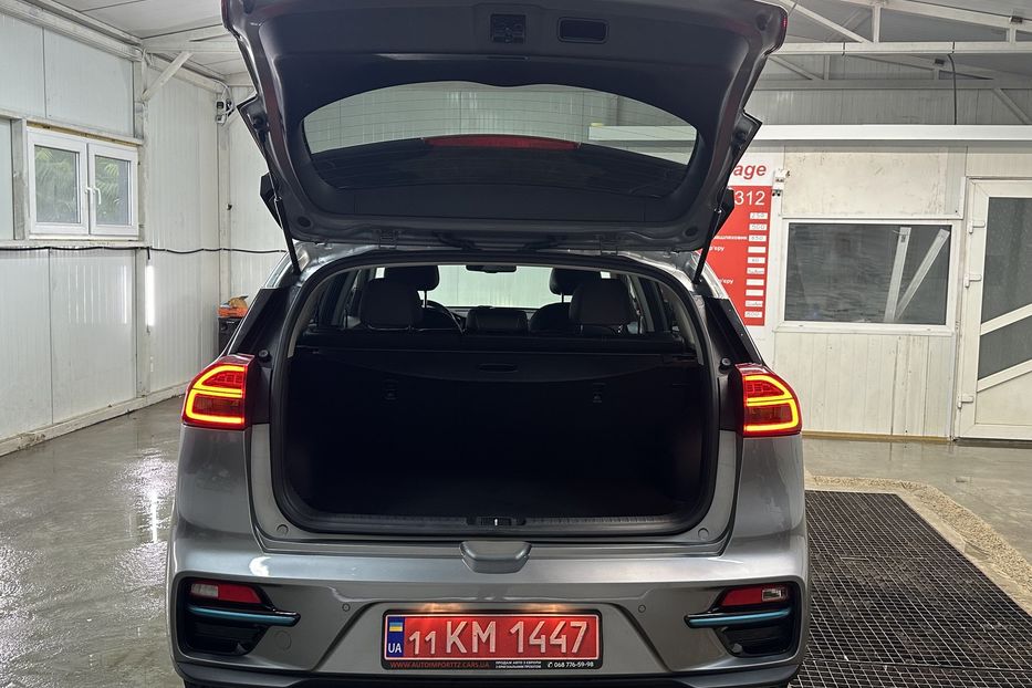 Продам Kia Niro Kia Niro 64 кВт Макс. комплект 2022 года в Львове
