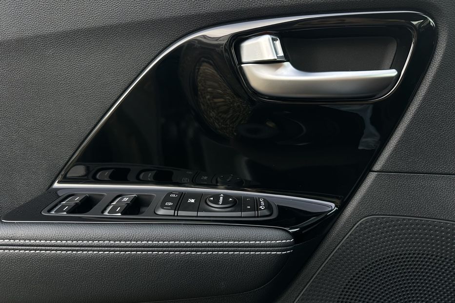 Продам Kia Niro Kia Niro 64 кВт Макс. комплект 2022 года в Львове