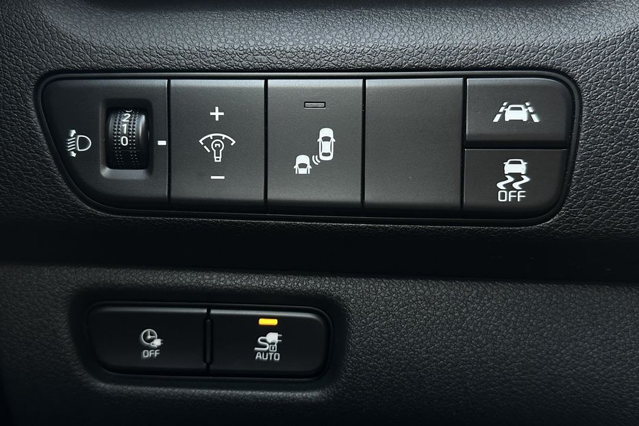 Продам Kia Niro Kia Niro 64 кВт Макс. комплект 2022 года в Львове