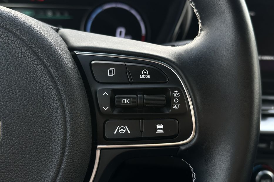 Продам Kia Niro Kia Niro 64 кВт Макс. комплект 2022 года в Львове
