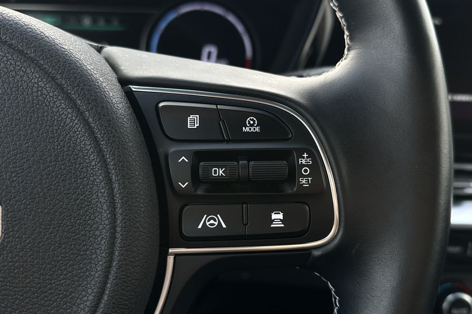Продам Kia Niro Kia Niro 64 кВт Макс. комплект 2022 года в Львове