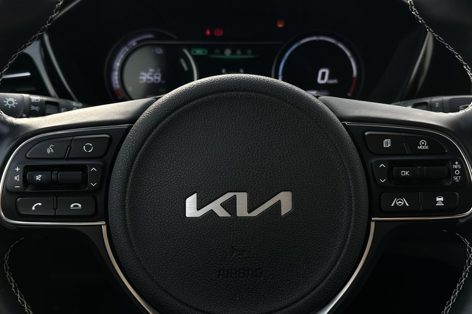 Продам Kia Niro Kia Niro 64 кВт Макс. комплект 2022 года в Львове