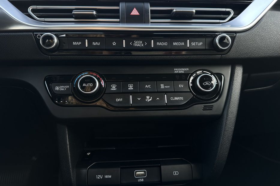 Продам Kia Niro Kia Niro 64 кВт Макс. комплект 2022 года в Львове