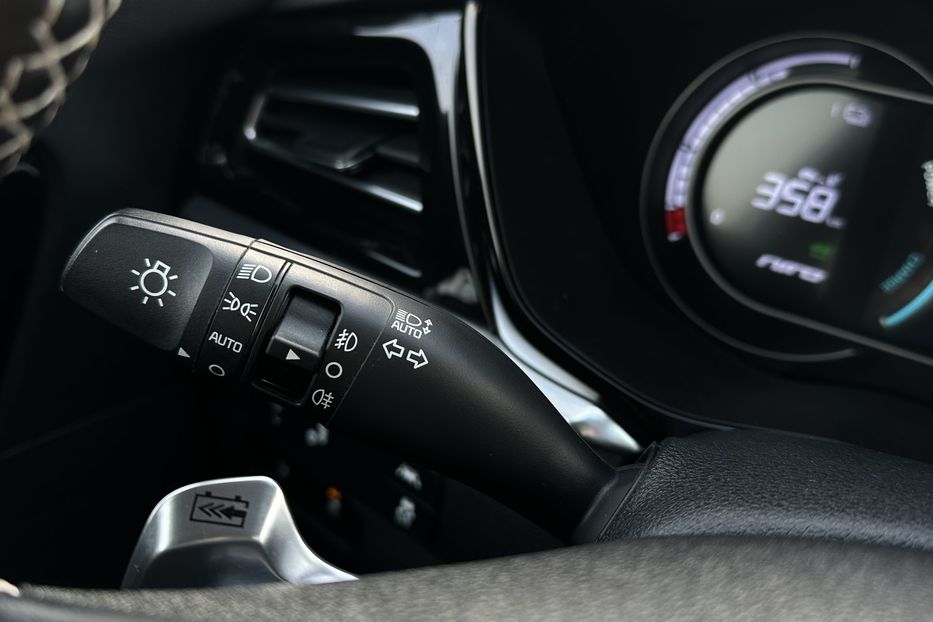 Продам Kia Niro Kia Niro 64 кВт Макс. комплект 2022 года в Львове