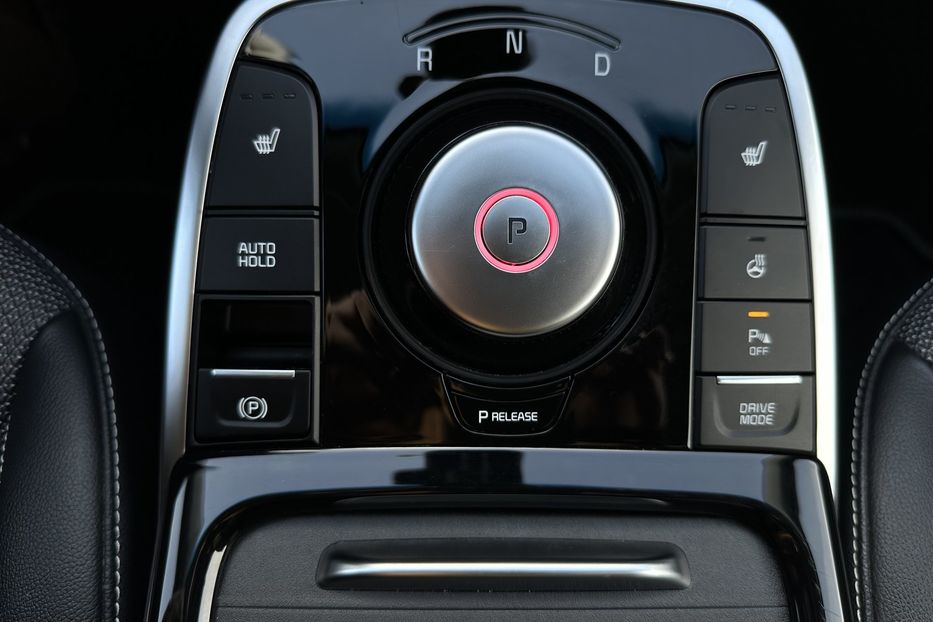 Продам Kia Niro Kia Niro 64 кВт Макс. комплект 2022 года в Львове