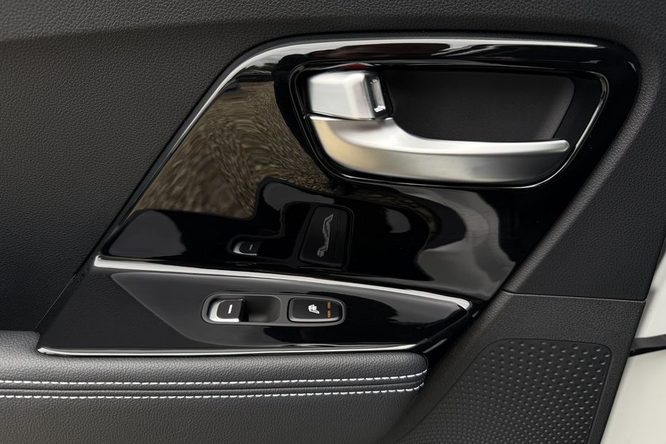 Продам Kia Niro 64 кВт. Макс. комплектація 2021 года в Львове