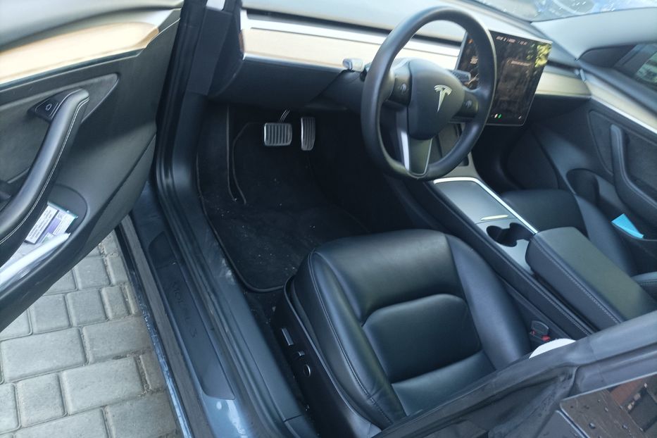 Продам Tesla Model 3 максимал 2021 года в Одессе