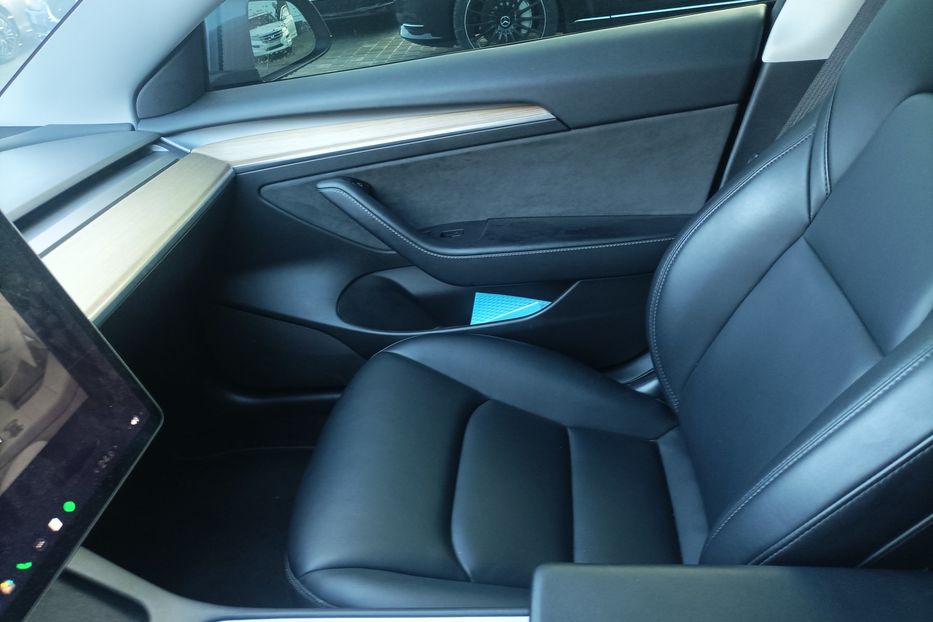 Продам Tesla Model 3 максимал 2021 года в Одессе