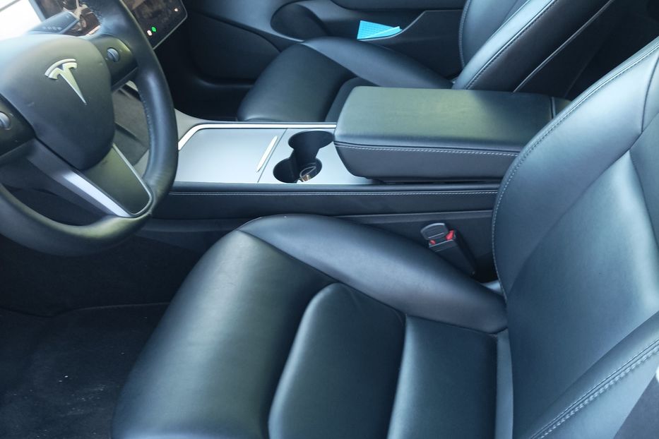 Продам Tesla Model 3 максимал 2021 года в Одессе