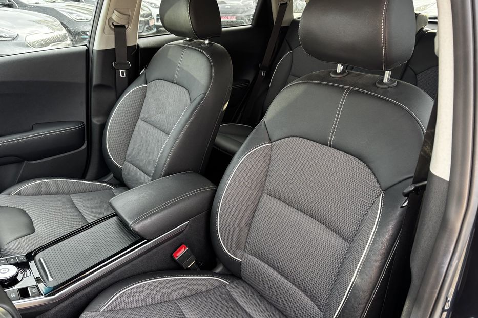 Продам Kia Niro 64 кВт авто у Львові 2021 года в Львове