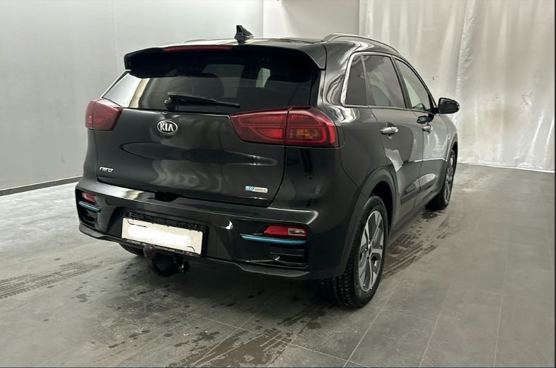 Продам Kia Niro 64 kw авто в дорозі 2021 года в Львове