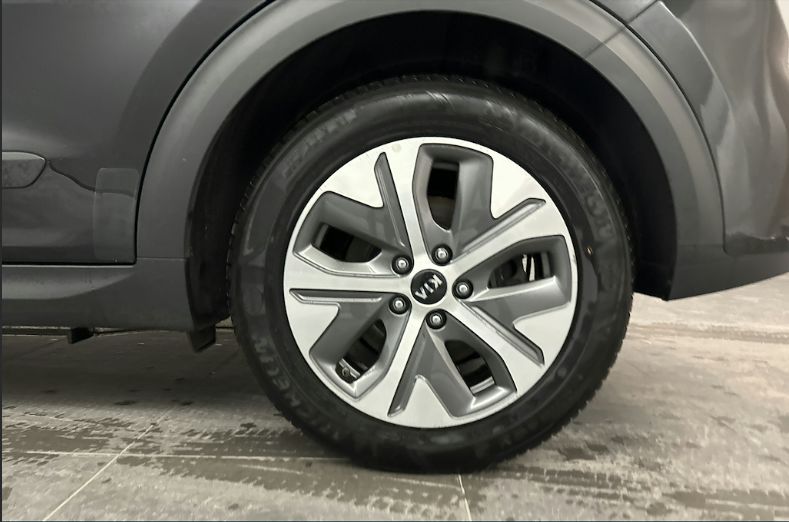 Продам Kia Niro 64 kw авто в дорозі 2021 года в Львове