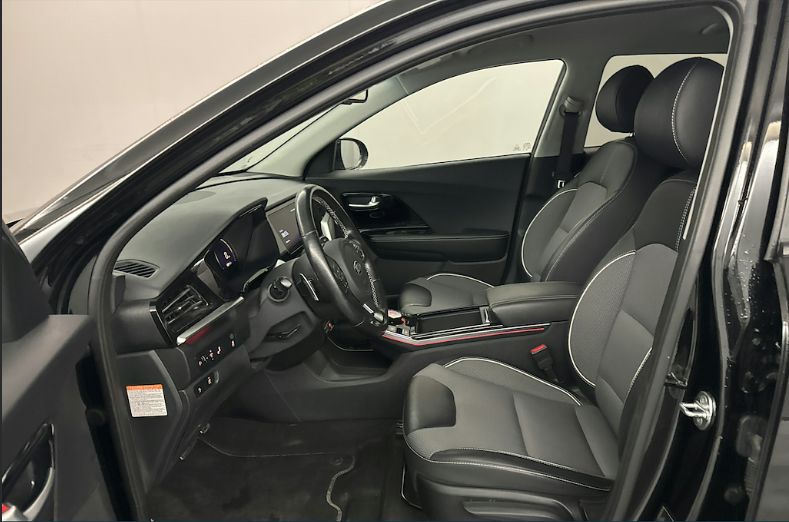 Продам Kia Niro 64 kw авто в дорозі 2021 года в Львове