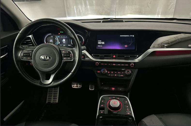 Продам Kia Niro 64 kw авто в дорозі 2021 года в Львове