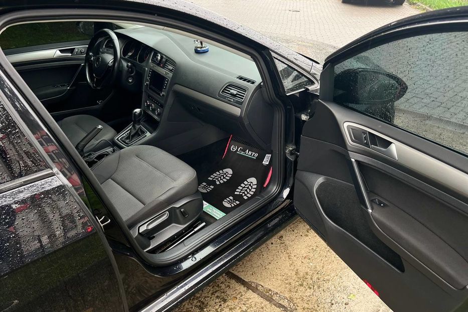 Продам Volkswagen Golf VII 2015 года в Черновцах