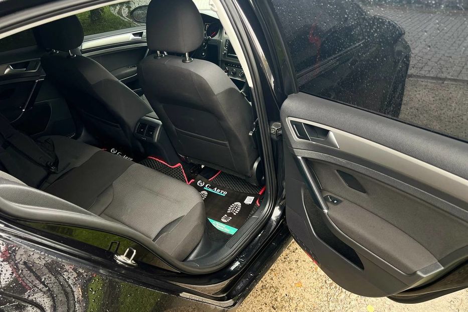Продам Volkswagen Golf VII 2015 года в Черновцах