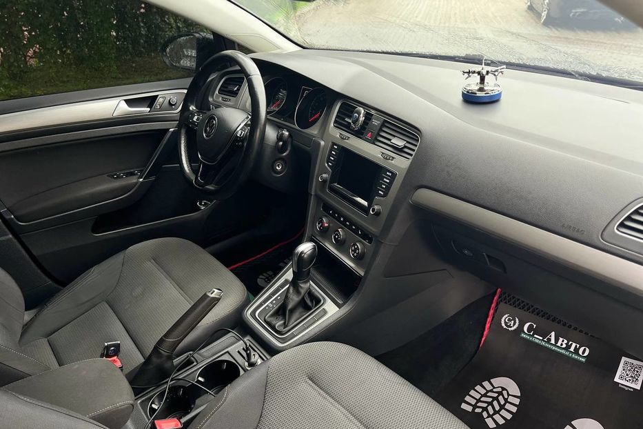 Продам Volkswagen Golf VII 2015 года в Черновцах
