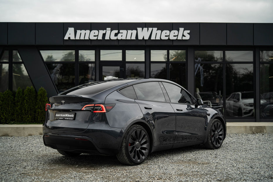 Продам Tesla Model Y Performance 2021 года в Черновцах