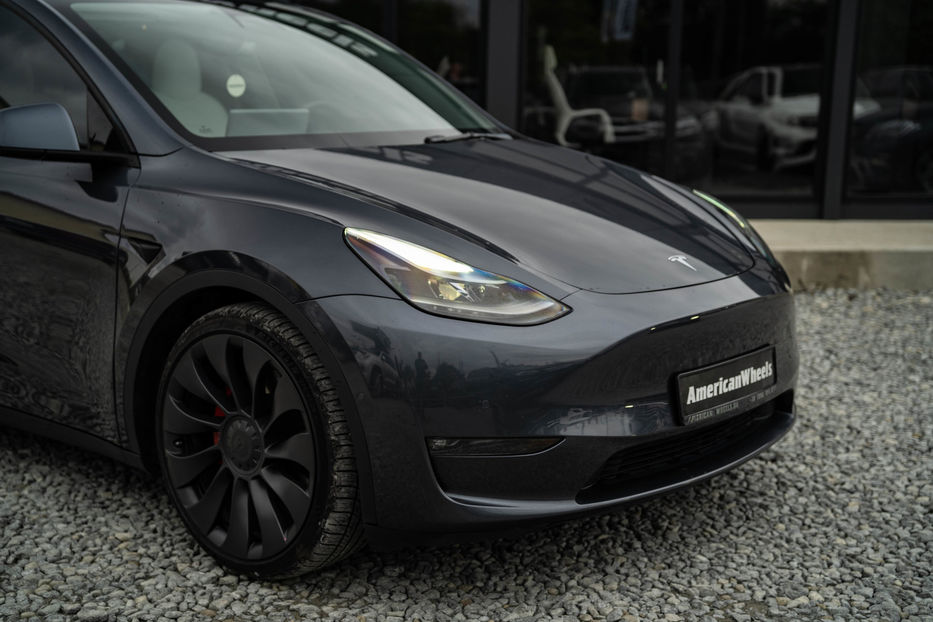 Продам Tesla Model Y Performance 2021 года в Черновцах
