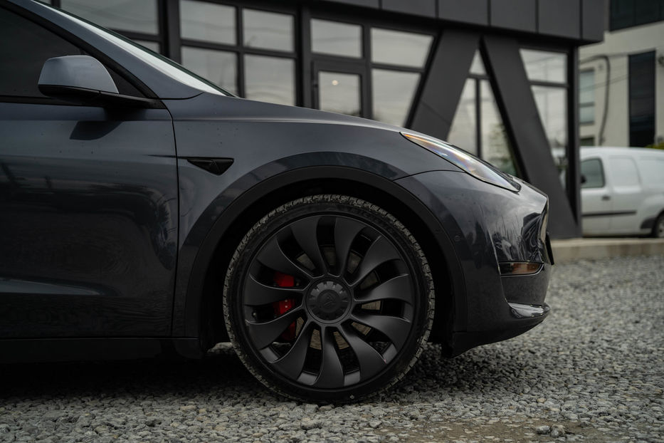 Продам Tesla Model Y Performance 2021 года в Черновцах