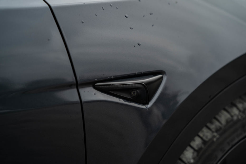 Продам Tesla Model Y Performance 2021 года в Черновцах